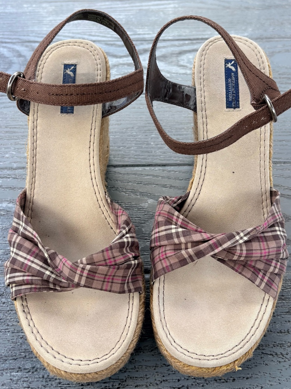 American Eagle Outfitters - brown/pink woven heeled sandal- size 9